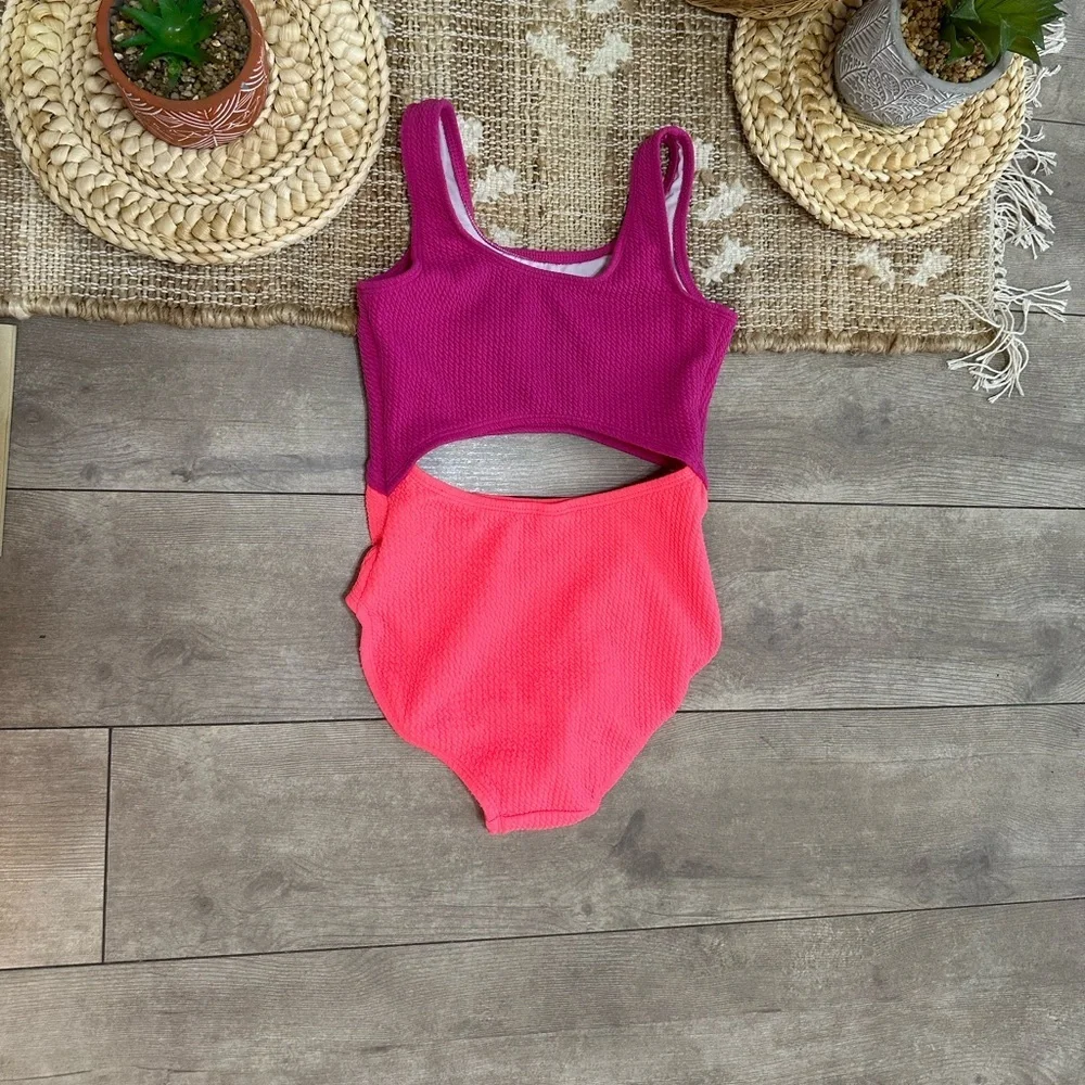 Old Navy Girls Color Block Cut Out One Piece Swimsuit Size Medium